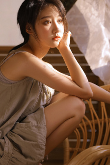 从后面抱着妈妈突然脸一红